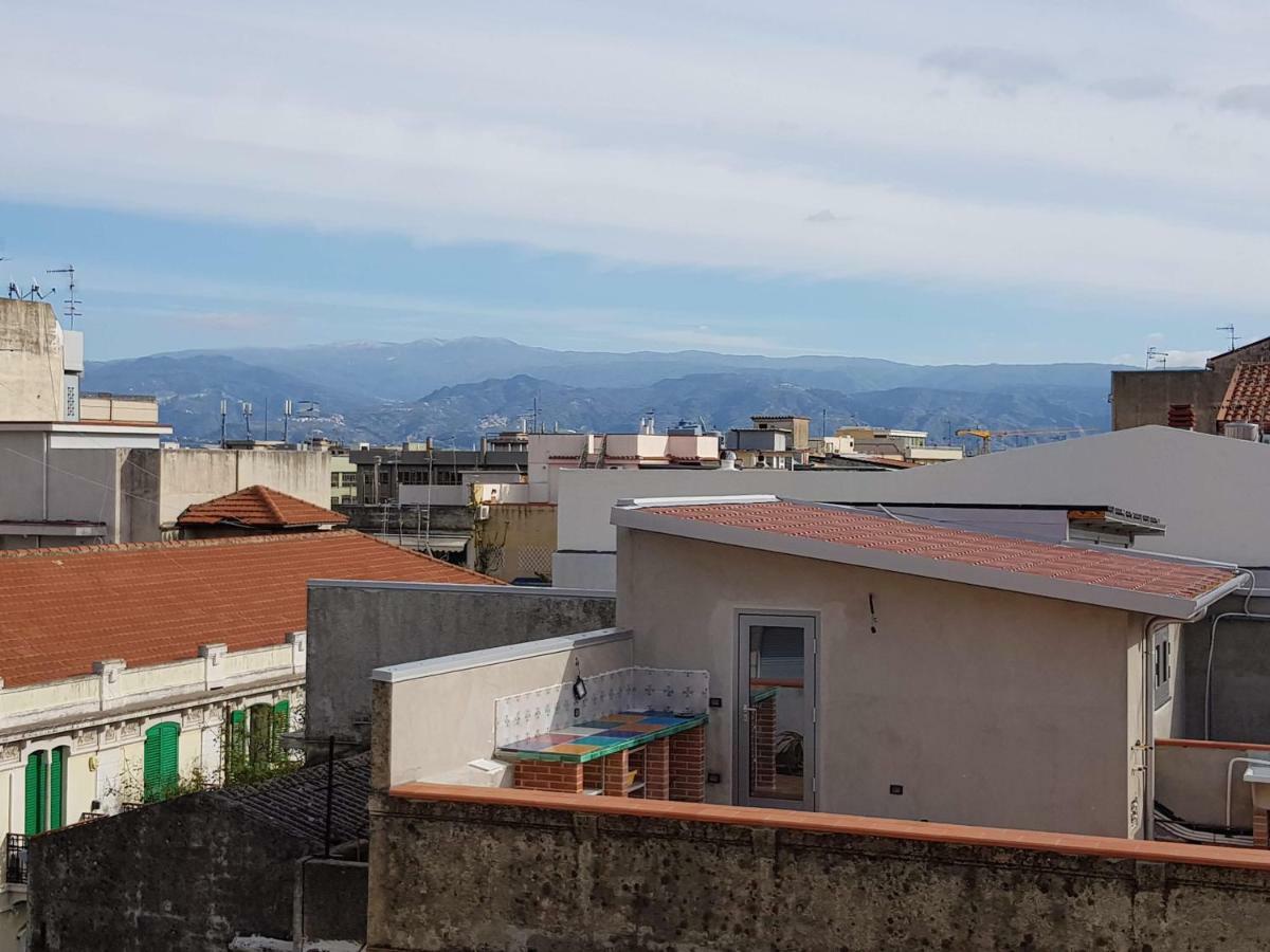 Il Tuppo - Al Centro In Cima Messina Exterior foto